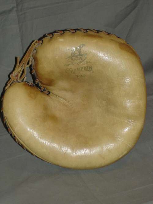D&M Champion 732 Front